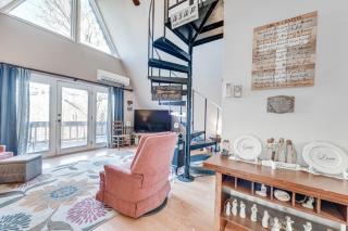 Charming Franklin Cabin with Deck Stunning Views! - 7