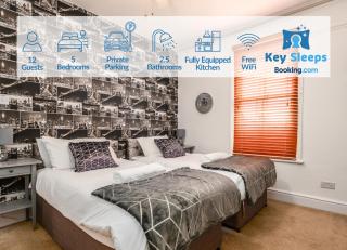 Spacious Contractor House for Large Groups - Private Parking - Northampton - 0