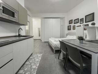 Realkasa Leopardi Studio - Bolonia - 9