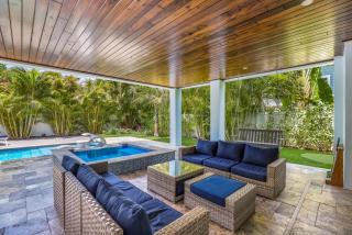 Pelican Paradise - 7