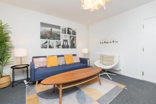 Brett Stays - Modern - All Mod Cons - SmartTV - BBQ - Sleeps 8 - Avonmouth - 5