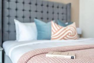LuX Marasi Moods 2BD 7PX Burj Khalifa & Canal views - Dubai - 1
