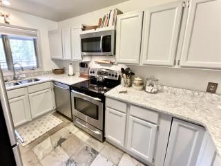 Skycrest Luxury Condo, Sleeps 7 - Big Sky - 9