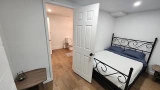 Private 2-Bedroom Minutes From Trent University - 3