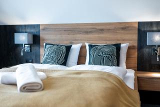 Aparts4U - Kras Resort Apartament A302 z prywatnym jacuzzi, sauną i widokiem na góry - 3