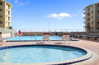 Fabulous Ocean and Pool Views From Balcony & Located on No-Drive Beach - New Smyrna Beach - 2