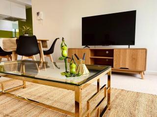 Lovely 1BR Apartment - Free Parking - 9