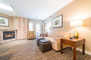Horseshoe Valley Suites - The Azure - Shanty Bay - 9