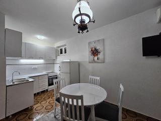 Apartman Šparović u blizini Porto Novog Kumbor - Ðenovići - 9