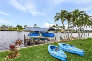 Panoramic Water Views, Heated Saltwater Pool & Spa, Kayaks & Bikes- Villa Adena - Roelens Vacations - Cape Coral - 6