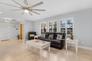 Panoramic Water Views, Heated Saltwater Pool & Spa, Kayaks & Bikes- Villa Adena - Roelens Vacations - Cape Coral - 1