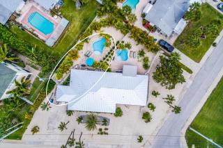 Queen Palm - Holmes Beach - 4