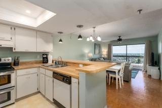 Beach views with top complex amenities and covered parking! - Ormond Beach - 3