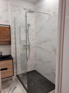 Appartement Secteur Gare et Place de la Comédie, WiFi et Climatisation - 4