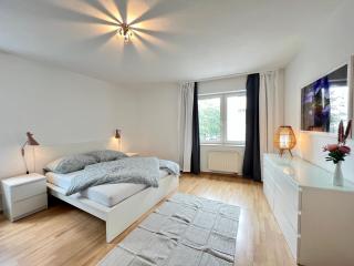 Vollausgestattet, Großzügig & Zentral für bis zu 4 - 4