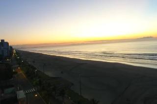 Frente ao mar, conforto e paz apto 12 - Praia Grande - 0