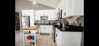 Family Friendly Home in walking district, 5 minutes from beach - Gulf Shores - 6
