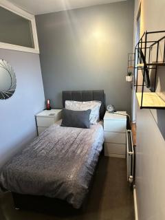House in Hemingfield - Wombwell - 8