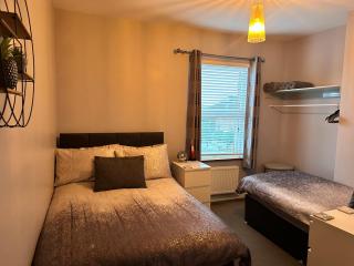 House in Hemingfield - Wombwell - 9