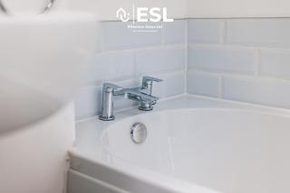 4 Bedroom House - Great for Group Stays - 3