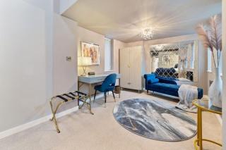 NEW Large luxurious 2 bed city penthouse + parking - 9