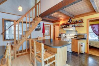 Snoqualmie Pass Cabin with Deck Walk to Ski Lift - Snoqualmie Pass - 7