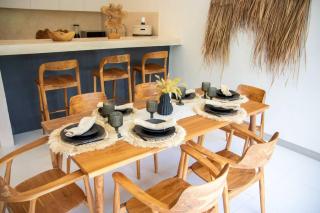 Umalas Jungle Villa- Amazing View Huge Pool Stay in Canggu - 4