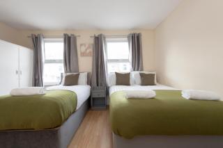 4 Bed house in Dartford 8 separate beds - 5