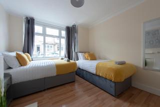 4 Bed house in Dartford 8 separate beds - 1