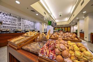 DOKI Living by Blue Mandarin Parking & Foodhall - Danzica - 5