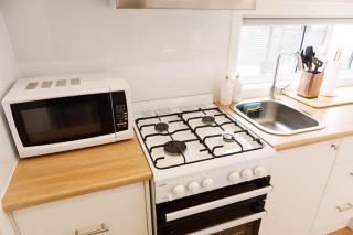 Sweet beautiful TINY HOME with pool and 2 minute drive to the beach - 6