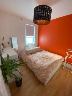 Vibrant & Funky 1BD Flat - 12 Mins to Stratford! - Londra - 0