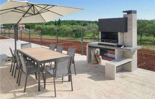 Pet Friendly Home In Babici - 8