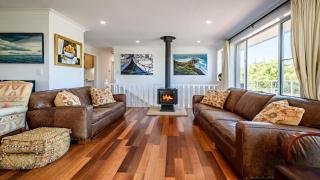 Spacious Family Retreat - Wifi & A Cosy Fireplace - Killcare - 0