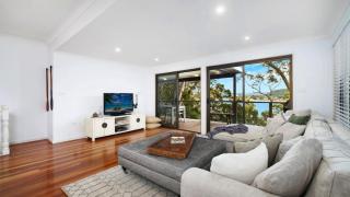 Bayside Retreat - Wifi and Pets Are Welcome - Pretty Beach - 0