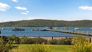 Footsteps To The Bay - Linen & Wifi Included - Pretty Beach - 9