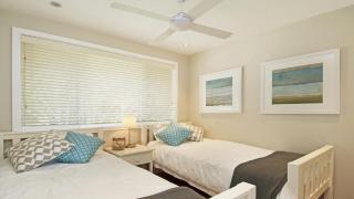 Footsteps To The Bay - Linen & Wifi Included - Pretty Beach - 1