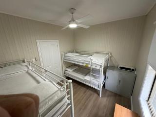 Charming 3 bedroom Workers Accommodation - 9