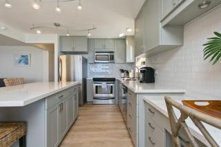 High Floor Luxury Oceanfront at Waikiki Beach Tower - Honolulu - 5