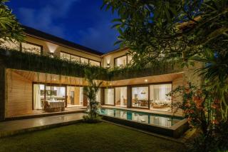 Luxe & Modern 3BR Villa Private Netflix/Wi-fi - Canggu - 6