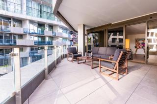 Luxury Apartment With Parking & Large Balcony - 7