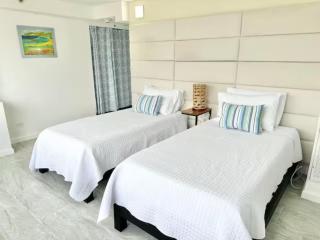 Waikiki Ocean View Penthouse 2/2 bdr/bath - 0
