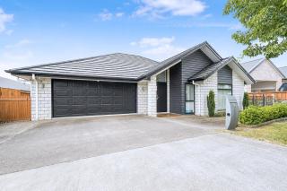 New, spacious, enjoy a quality stay in Flagstaff - Hamilton - 2