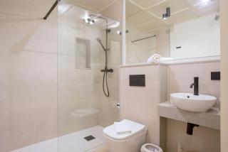 Genteel Home San Francisco Suites - Seville - 1