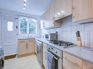 Pass the Keys Charming 2 Bedroom House Good Transport and Parking - Londra - 8