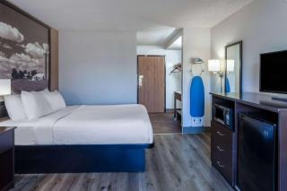 Super 8 by Wyndham Wausau - 1