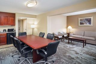 DoubleTree by Hilton Rocky Mount - 1