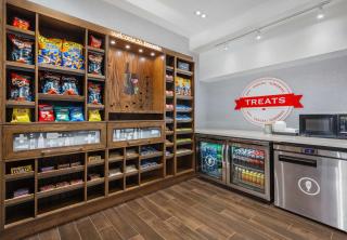 Hampton Inn & Suites by Hilton Toronto Downtown - 4