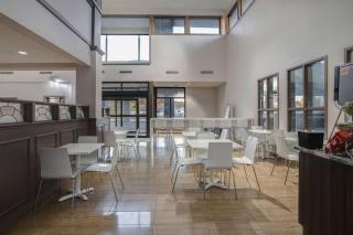 Days Inn by Wyndham Barrie - 4