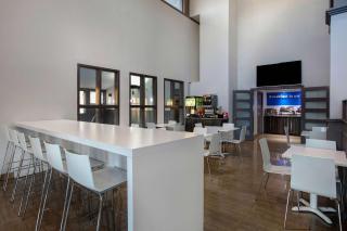 Days Inn by Wyndham Barrie - Barrie - 2